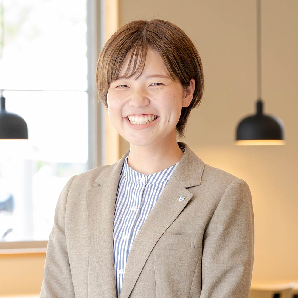 営業部／松岡佳依